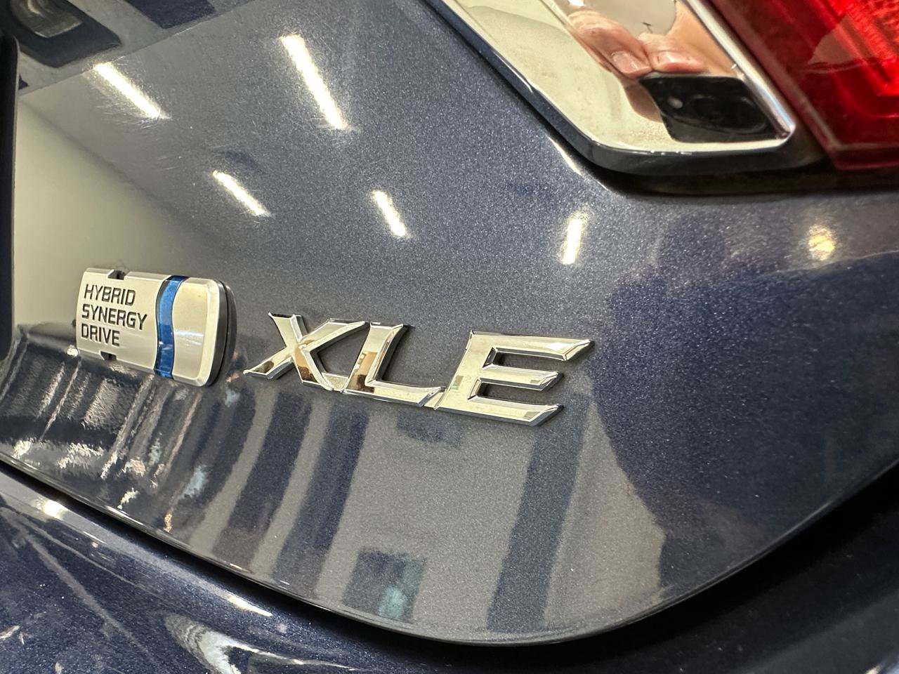 Used 2015 Toyota Camry XLE w/ Moonroof Package image 13