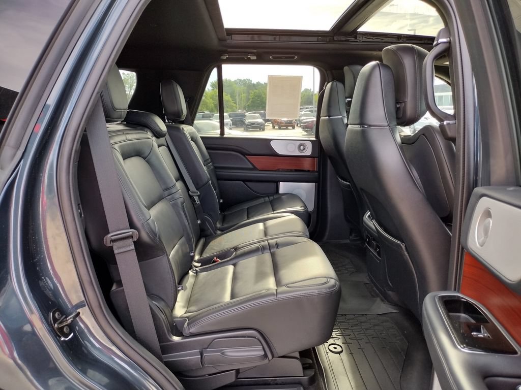 Used 2022 Lincoln Navigator Reserve AWD/4WD image 11