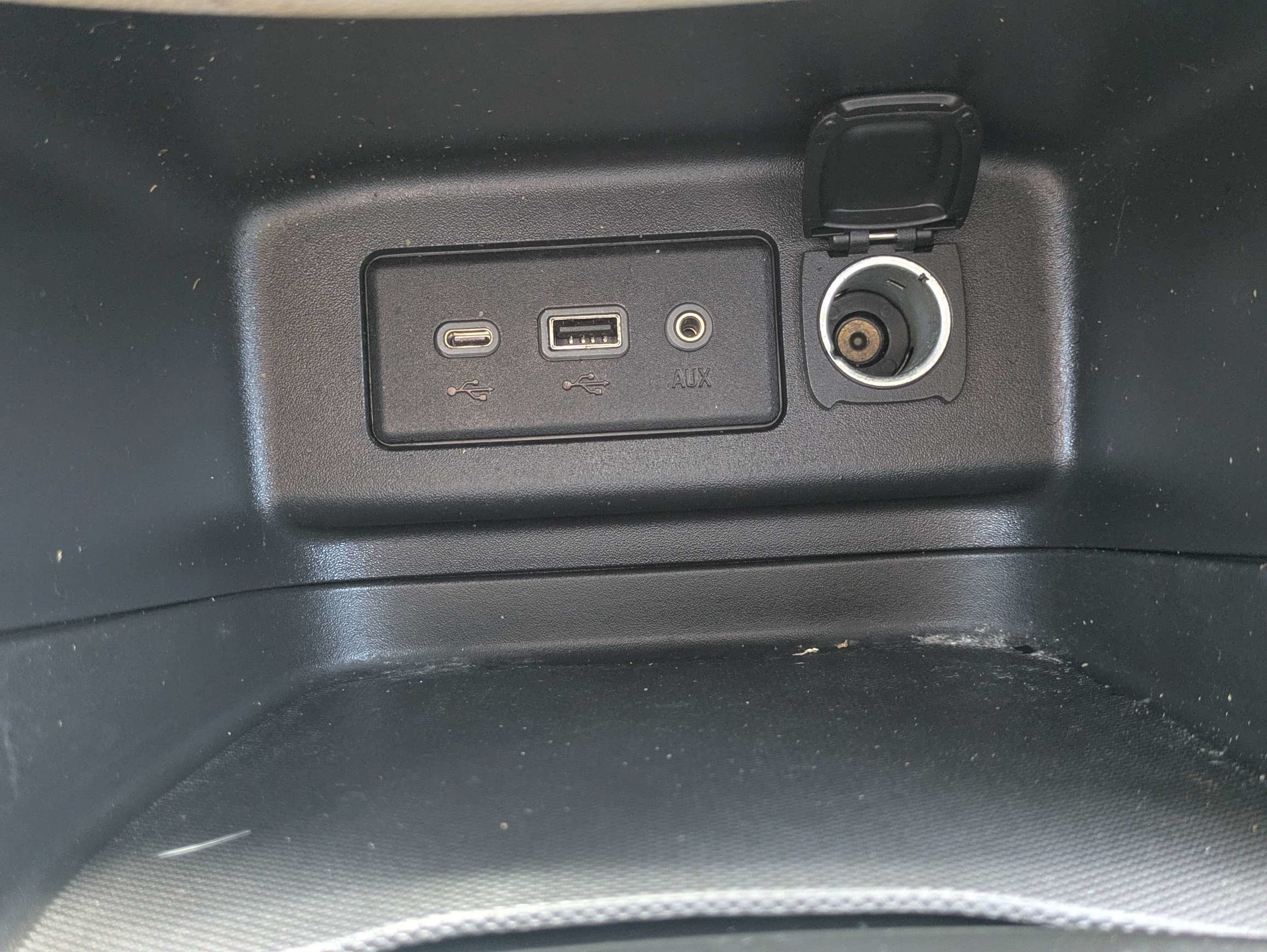 Used 2020 Chevrolet Equinox LS FWD image 24