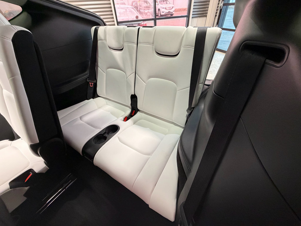 Used 2022 Tesla Model Y Long Range image 5