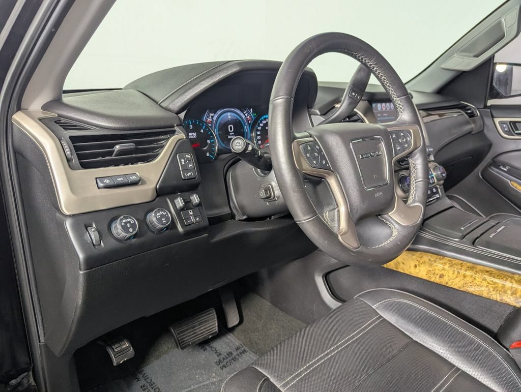 Used 2017 GMC Yukon Denali w/ Open Road Package AWD/4WD image 13