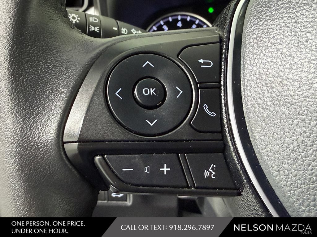 Used 2020 Toyota RAV4 XLE Premium FWD image 24