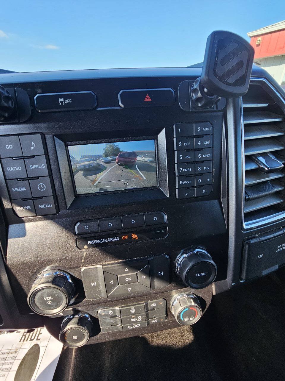 Used 2015 Ford F150 XLT AWD/4WD image 21