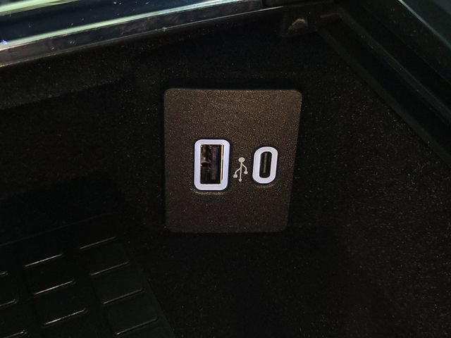 Used 2025 Lincoln Corsair Reserve FWD image 30