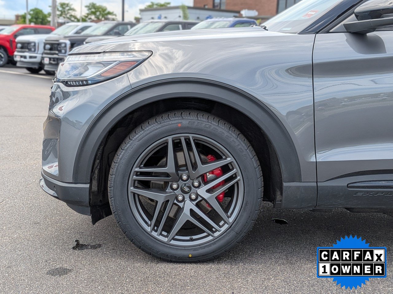 Certified 2025 Ford Explorer ST AWD/4WD image 8
