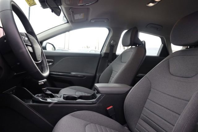 Used 2025 Kia K4 EX image 17