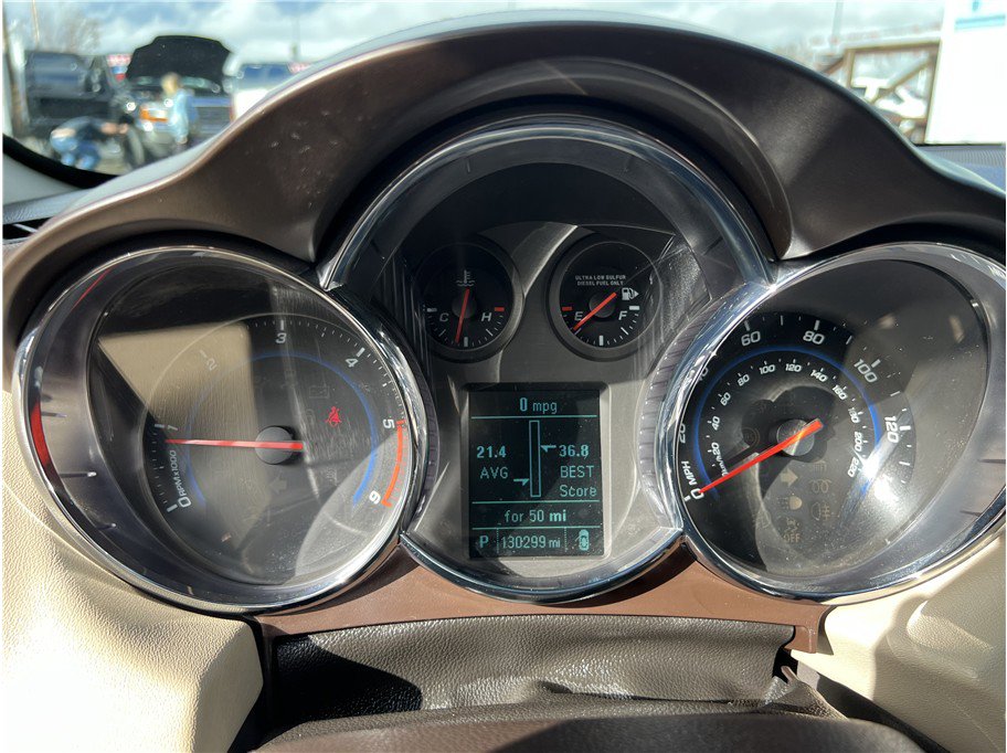 Used 2014 Chevrolet Cruze Diesel w/ Enhanced Safety Package FWD image 13