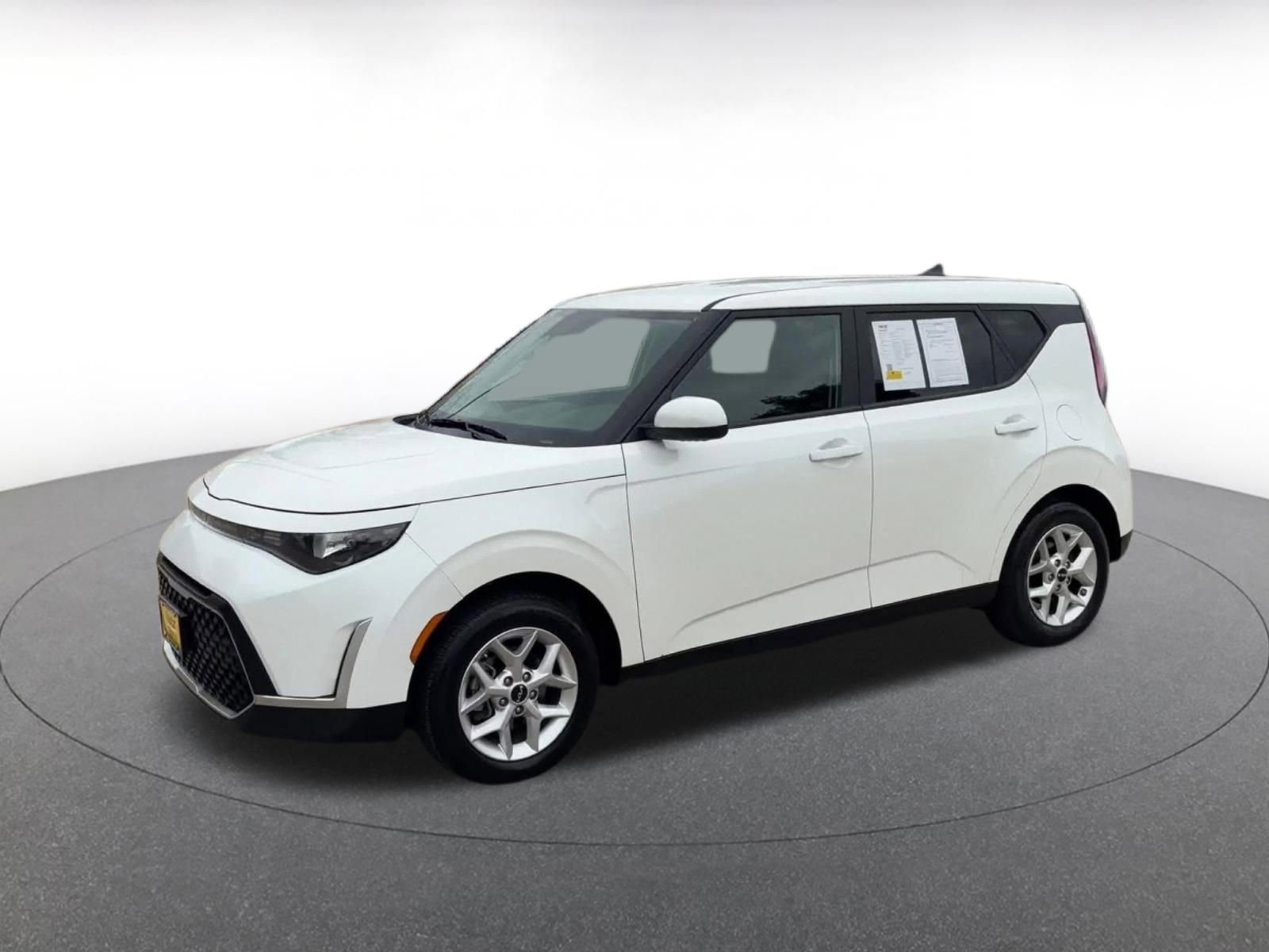 Used 2025 Kia Soul LX w/ LX Technology Package image 8