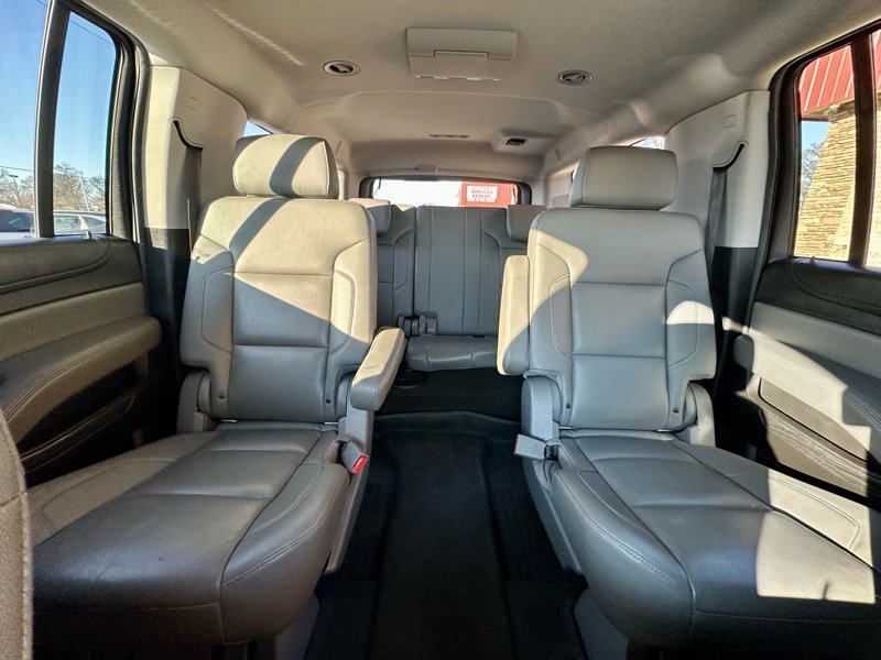 Used 2018 Chevrolet Suburban LT w/ LT Signature Package image 36