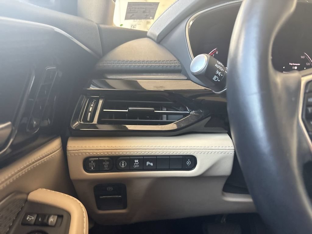 Used 2022 Acura MDX w/ Advance Package AWD/4WD image 18