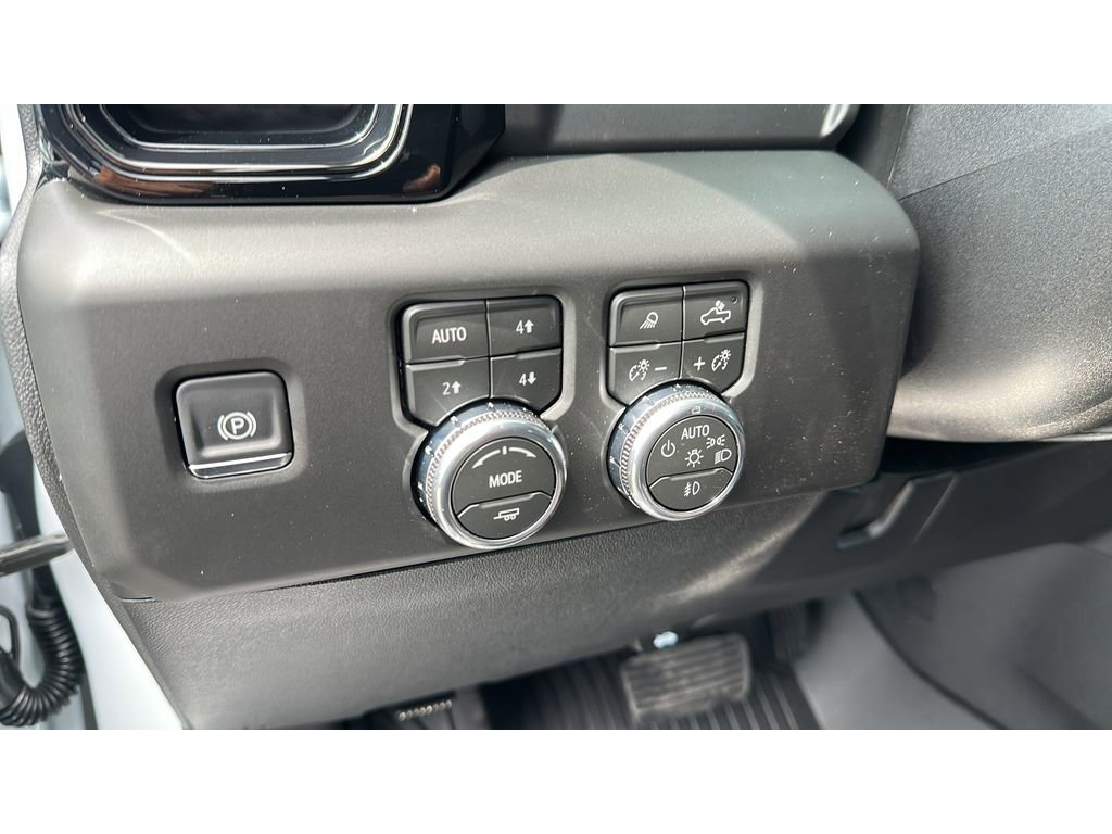 New 2026 GMC Sierra 3500 AT4 AWD/4WD image 21