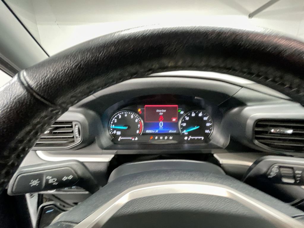 Used 2020 Ford Explorer XLT image 11