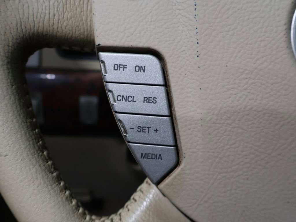 Used 2006 Lincoln Navigator Luxury image 33