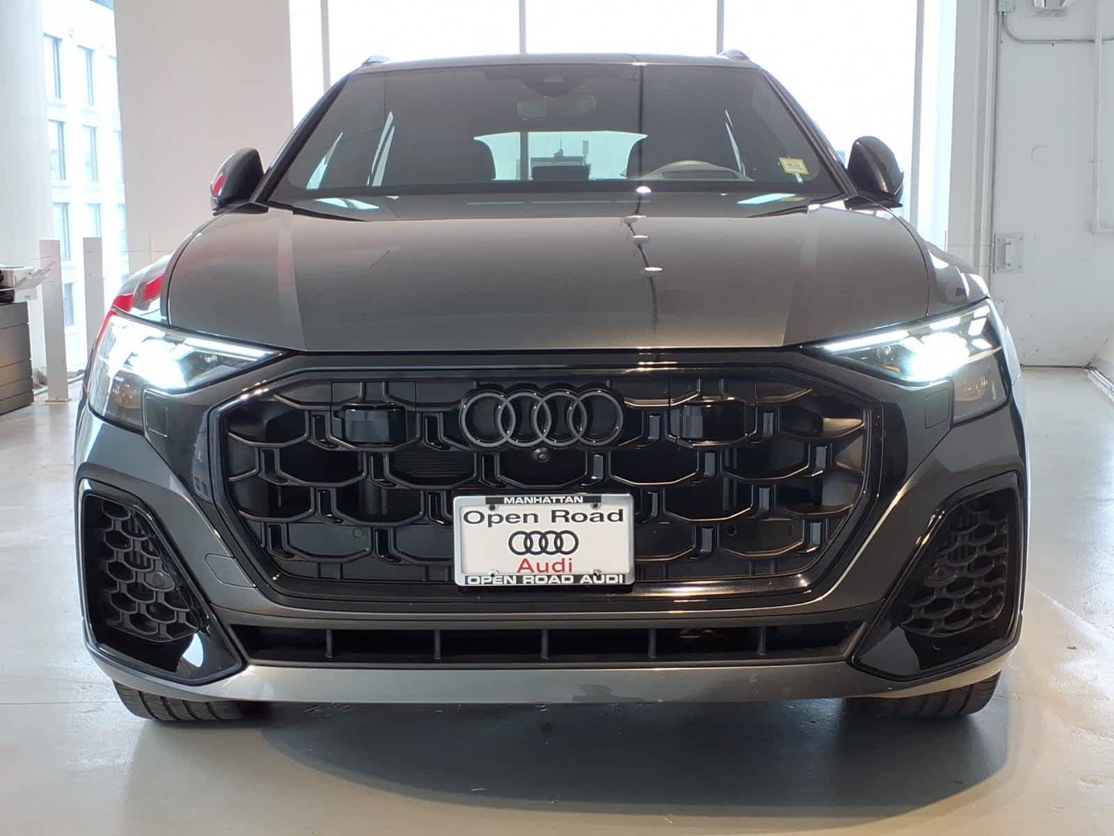 Used 2024 Audi Q8 Prestige w/ Prestige Package AWD/4WD image 2