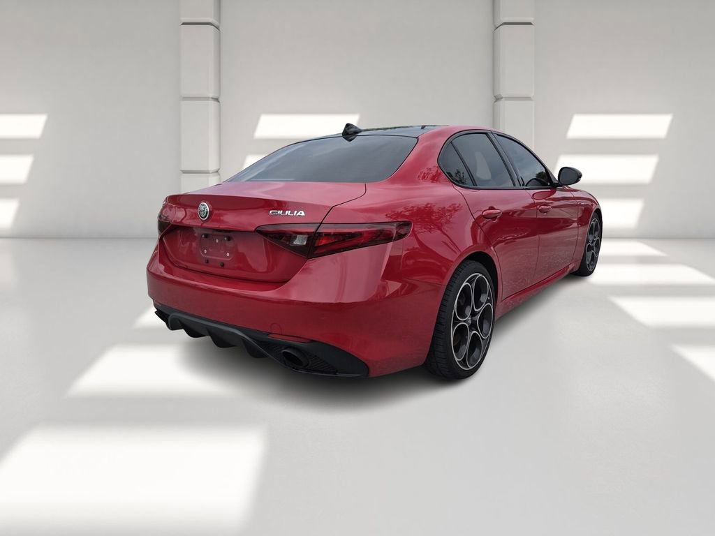 Used 2023 Alfa Romeo Giulia Veloce image 5