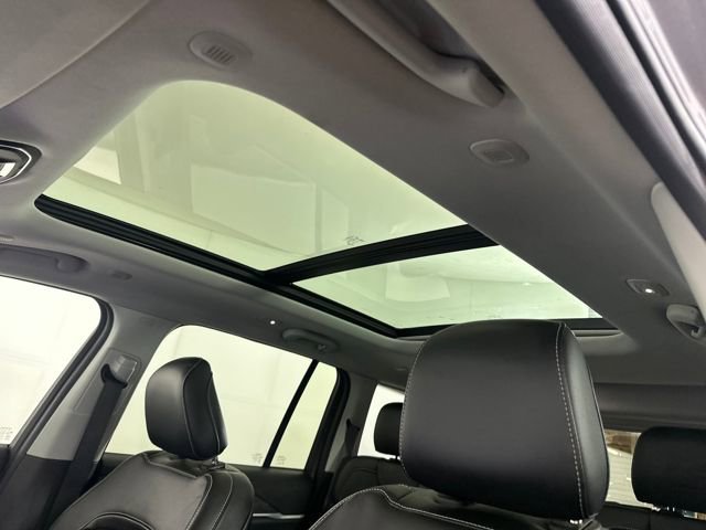 Used 2022 Jeep Grand Cherokee Limited 4xe image 12