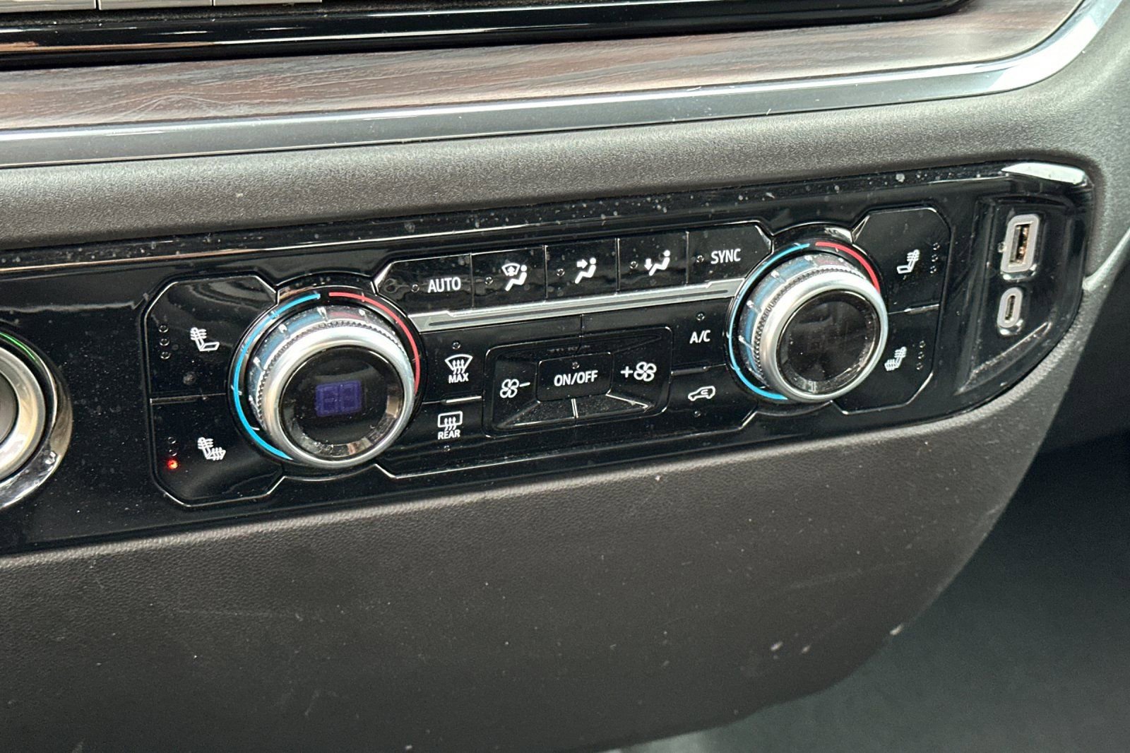 Used 2024 GMC Sierra 1500 SLT image 19