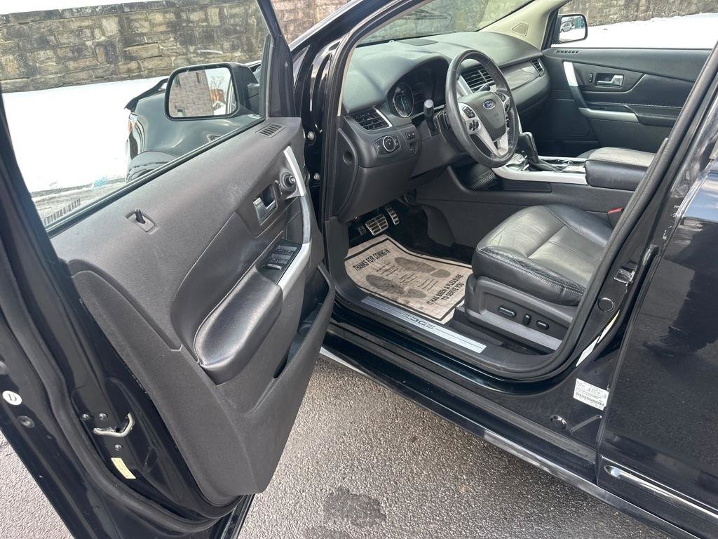 Used 2013 Ford Edge Sport w/ Driver Entry Pkg image 30