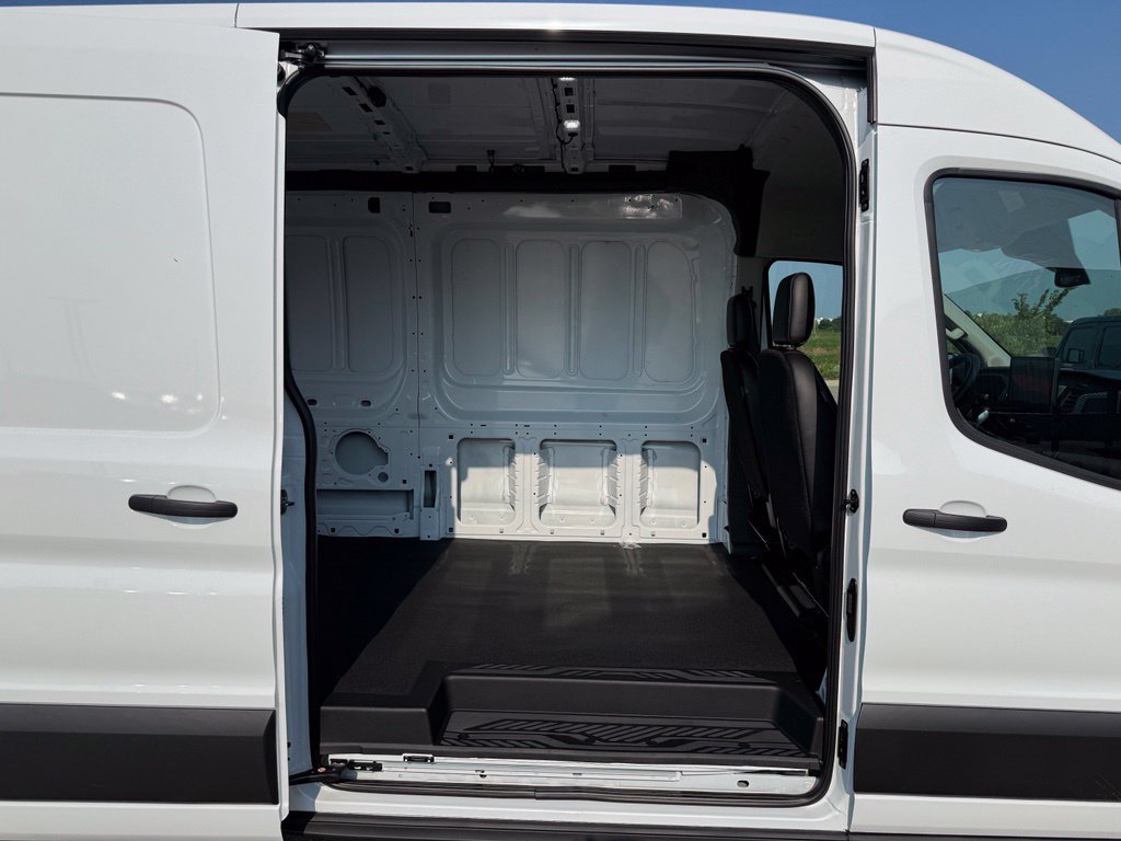 New 2026 Ford Transit 250 148 Medium Roof RWD image 26