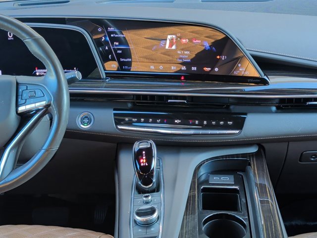 Certified 2023 Cadillac Escalade Premium Luxury RWD image 3