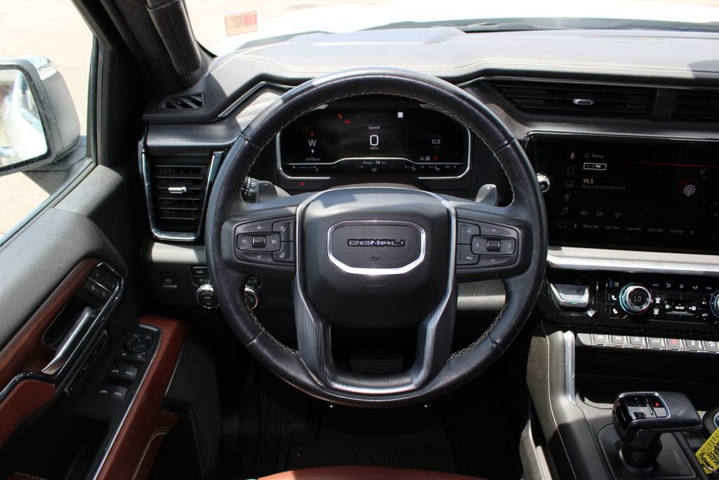 Used 2023 GMC Sierra 1500 Denali Ultimate AWD/4WD image 9