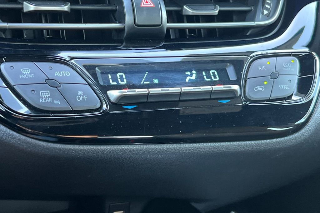 Used 2020 Toyota C-HR XLE image 23