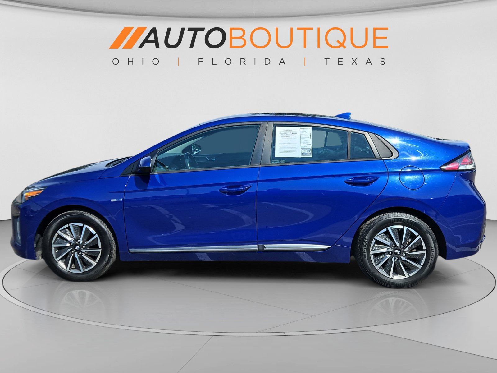 Used 2020 Hyundai Ioniq SE FWD image 2