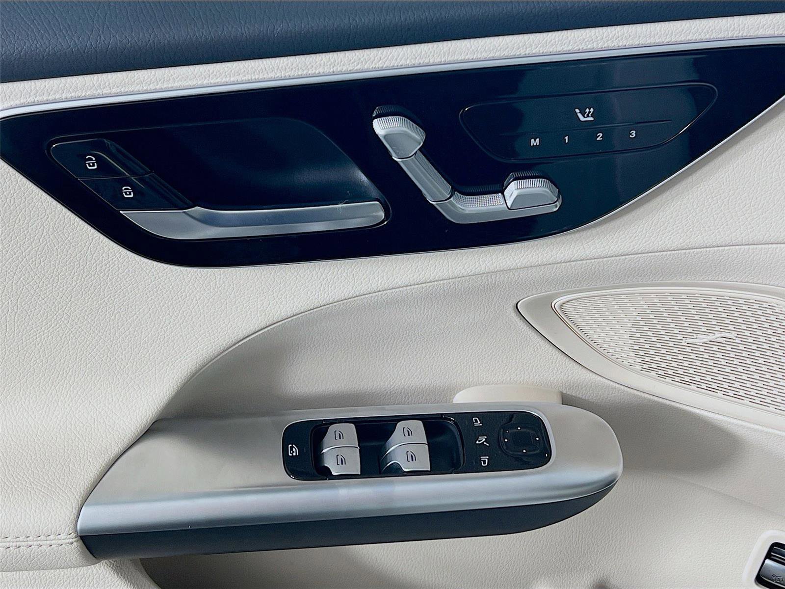 New 2026 Mercedes-Benz C 300 4MATIC Sedan image 18