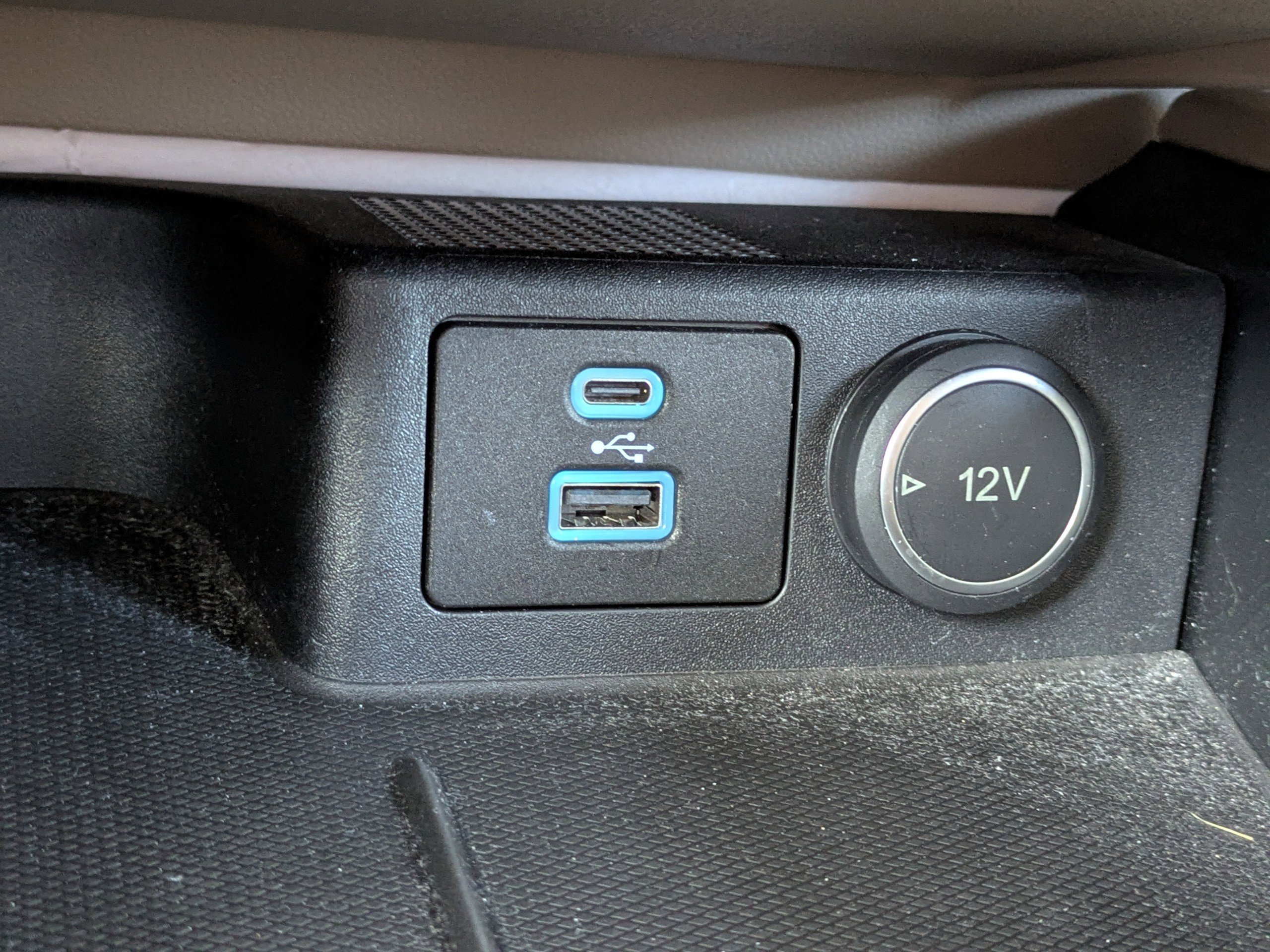 Used 2021 Ford Escape SE w/ SE Sport Appearance Package FWD image 25