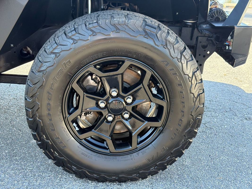 Used 2021 Jeep Gladiator Sport AWD/4WD image 16