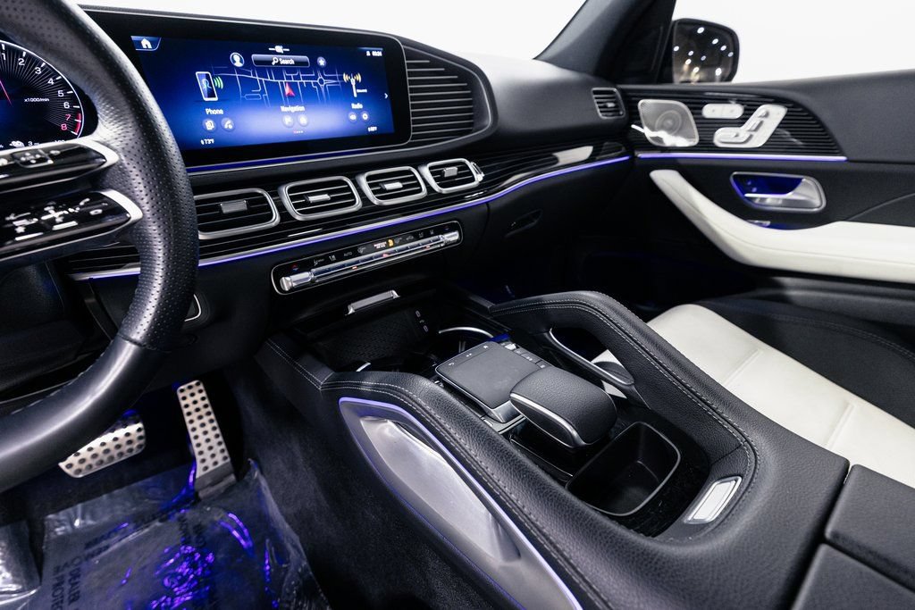 Used 2025 Mercedes-Benz GLE 450e 4MATIC w/ AMG Line Interior image 15