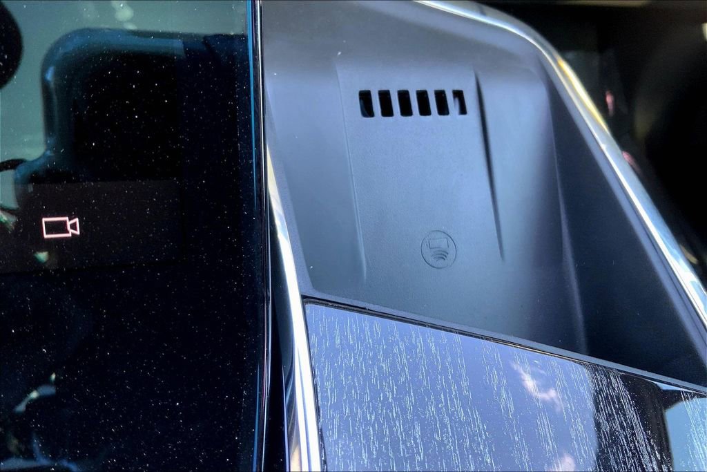 New 2026 Cadillac Escalade IQL Luxury image 28