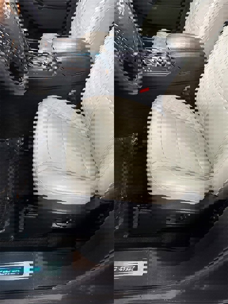 Used 2016 Ford Explorer Platinum image 15