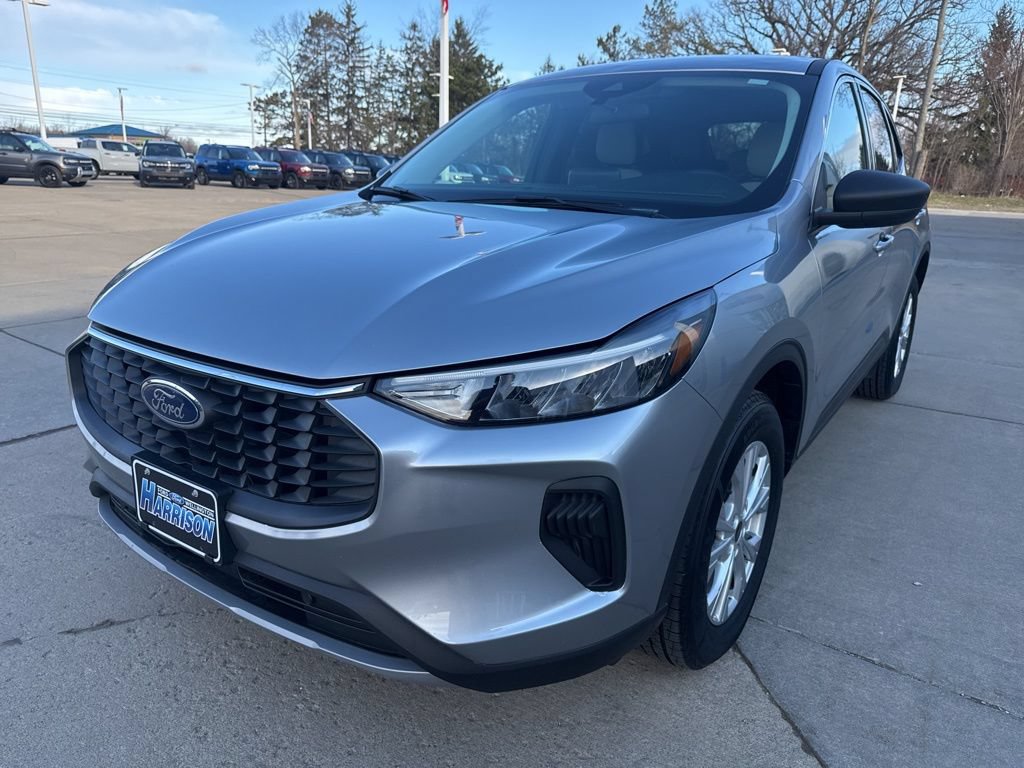 Used 2023 Ford Escape Active AWD/4WD image 2