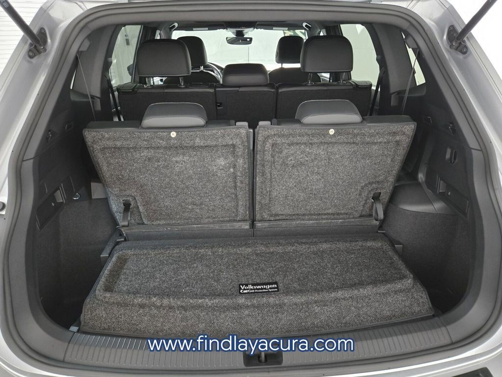 Used 2023 Volkswagen Tiguan SE R-Line image 16