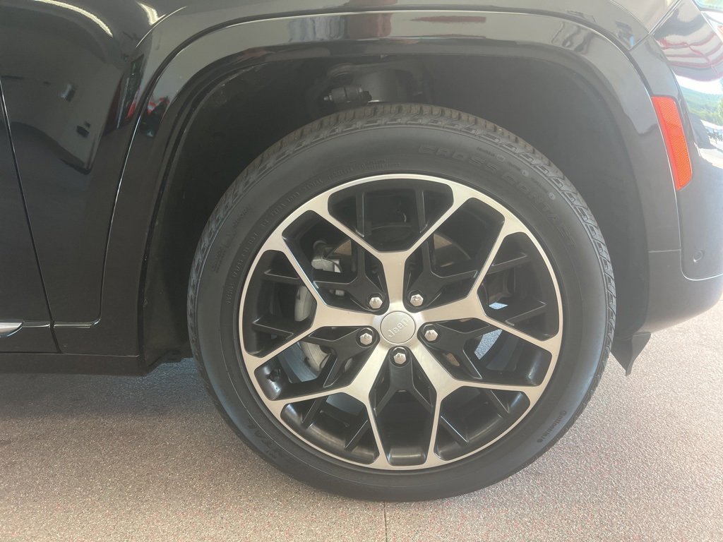 Used 2023 Jeep Grand Cherokee Summit image 34
