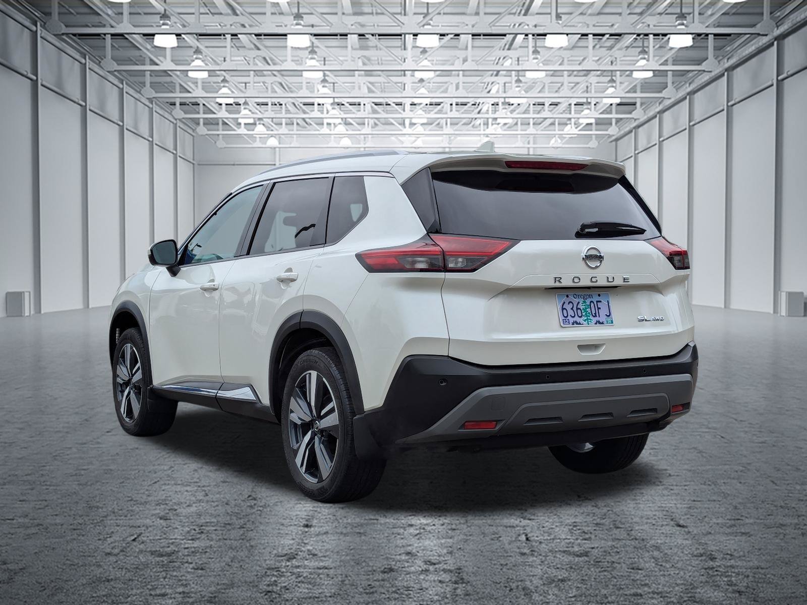 Used 2021 Nissan Rogue SL AWD/4WD image 3