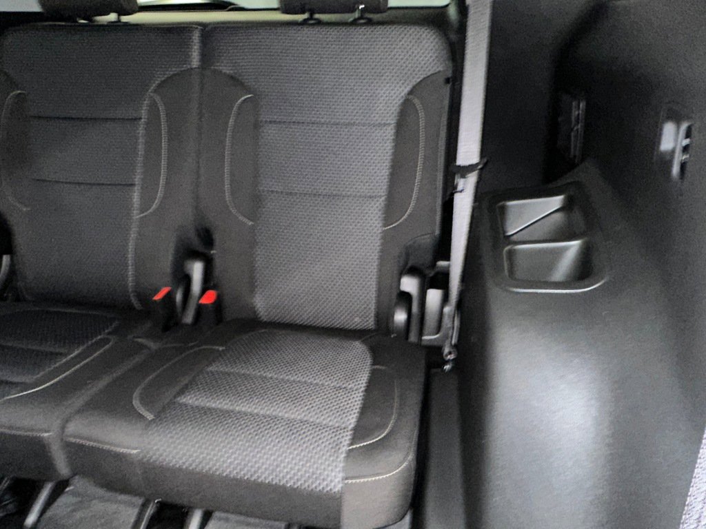 Used 2023 GMC Acadia SLE w/ Driver Convenience Package image 21