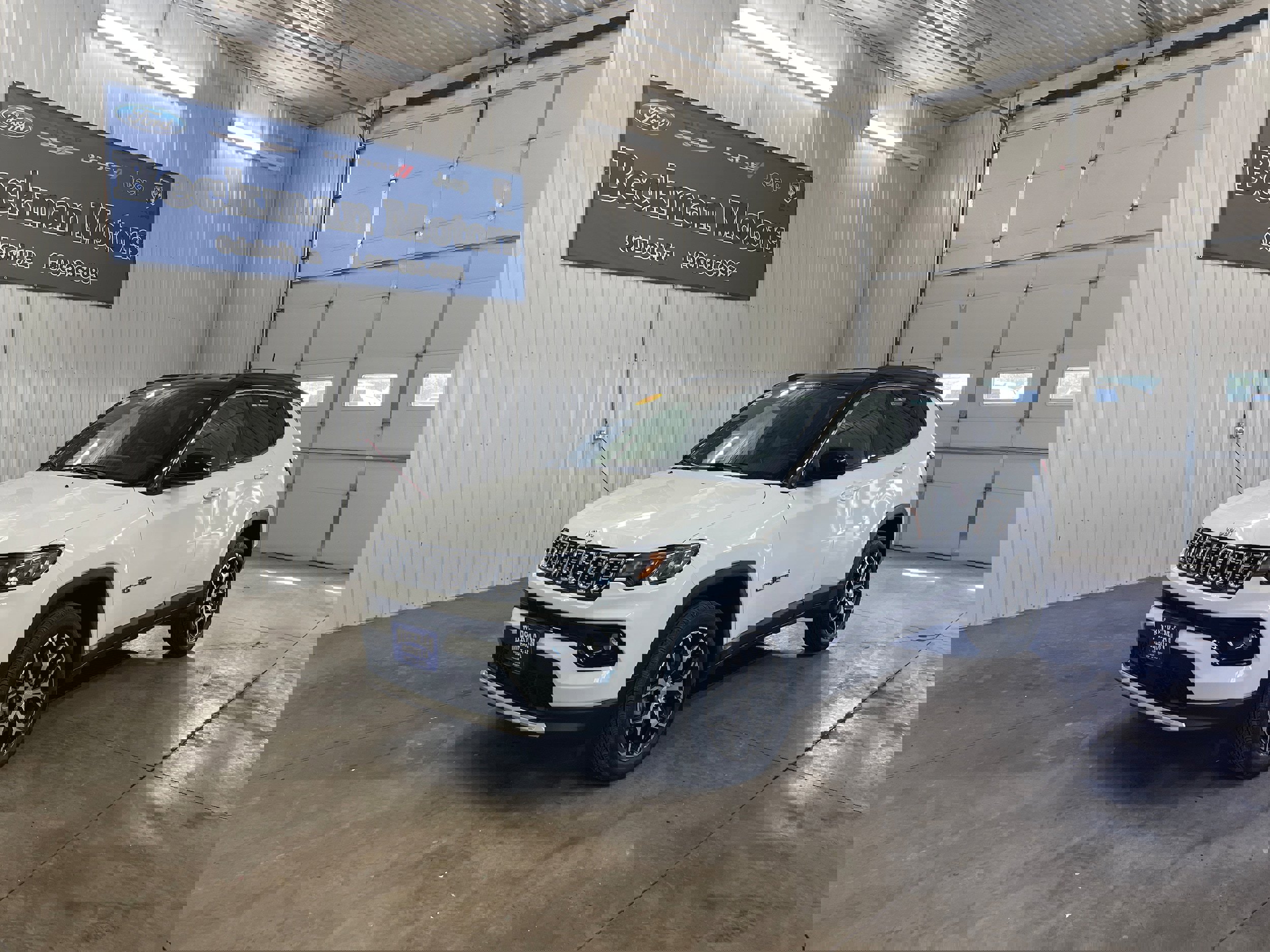 Used 2024 Jeep Compass Limited image 1