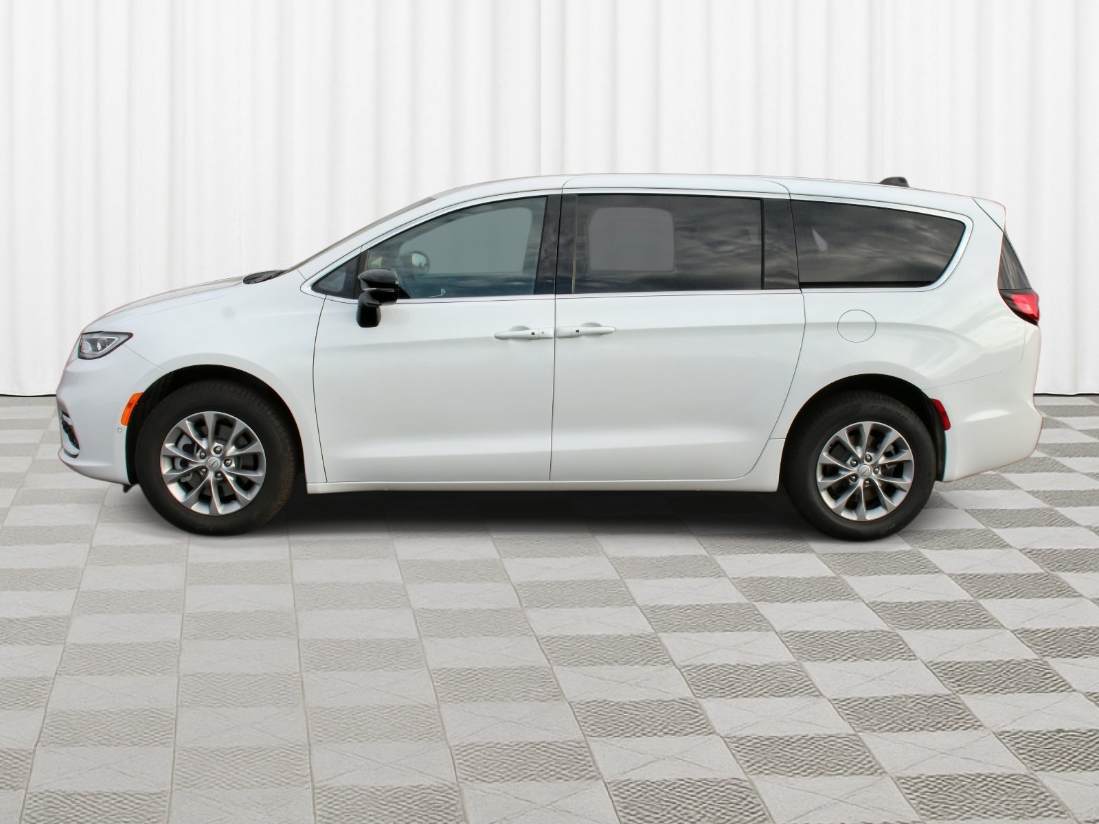 New 2026 Chrysler Pacifica Select AWD/4WD image 37