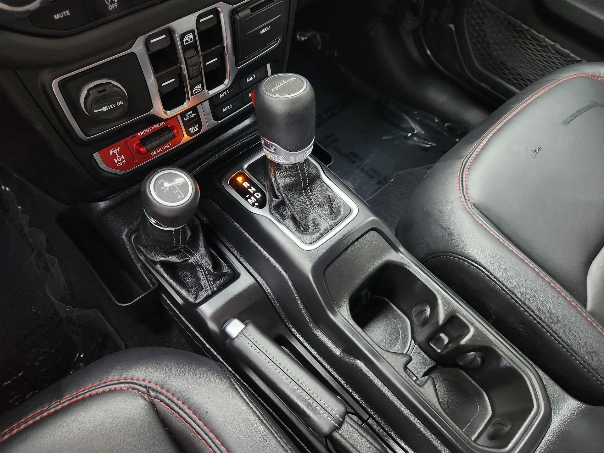Used 2024 Jeep Gladiator Rubicon AWD/4WD image 21