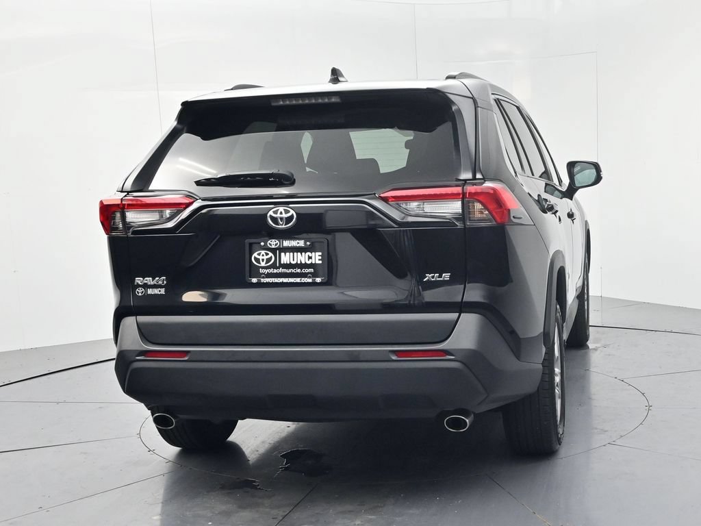 Used 2025 Toyota RAV4 XLE FWD image 7