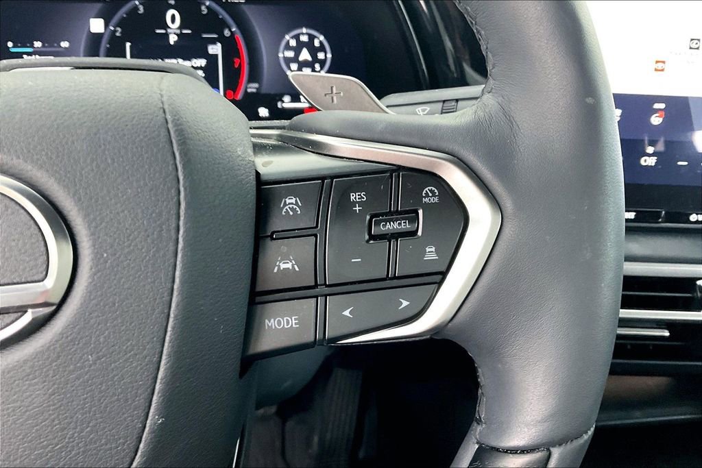 Used 2025 Lexus RX 350 AWD image 25