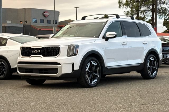 Certified 2024 Kia Telluride EX w/ EX Captain's Chair Package AWD/4WD image 10
