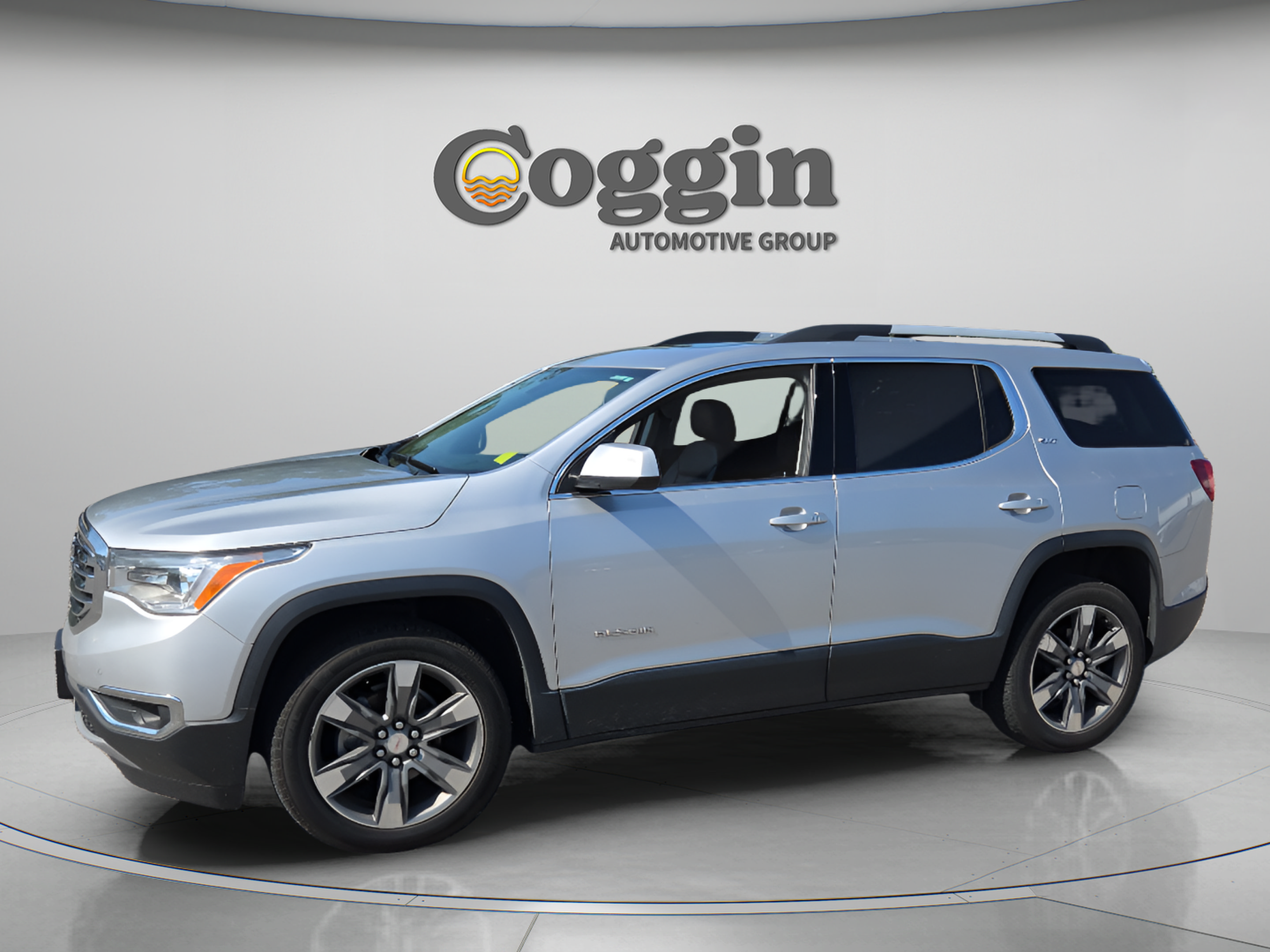 Used 2018 GMC Acadia SLT AWD/4WD image 1