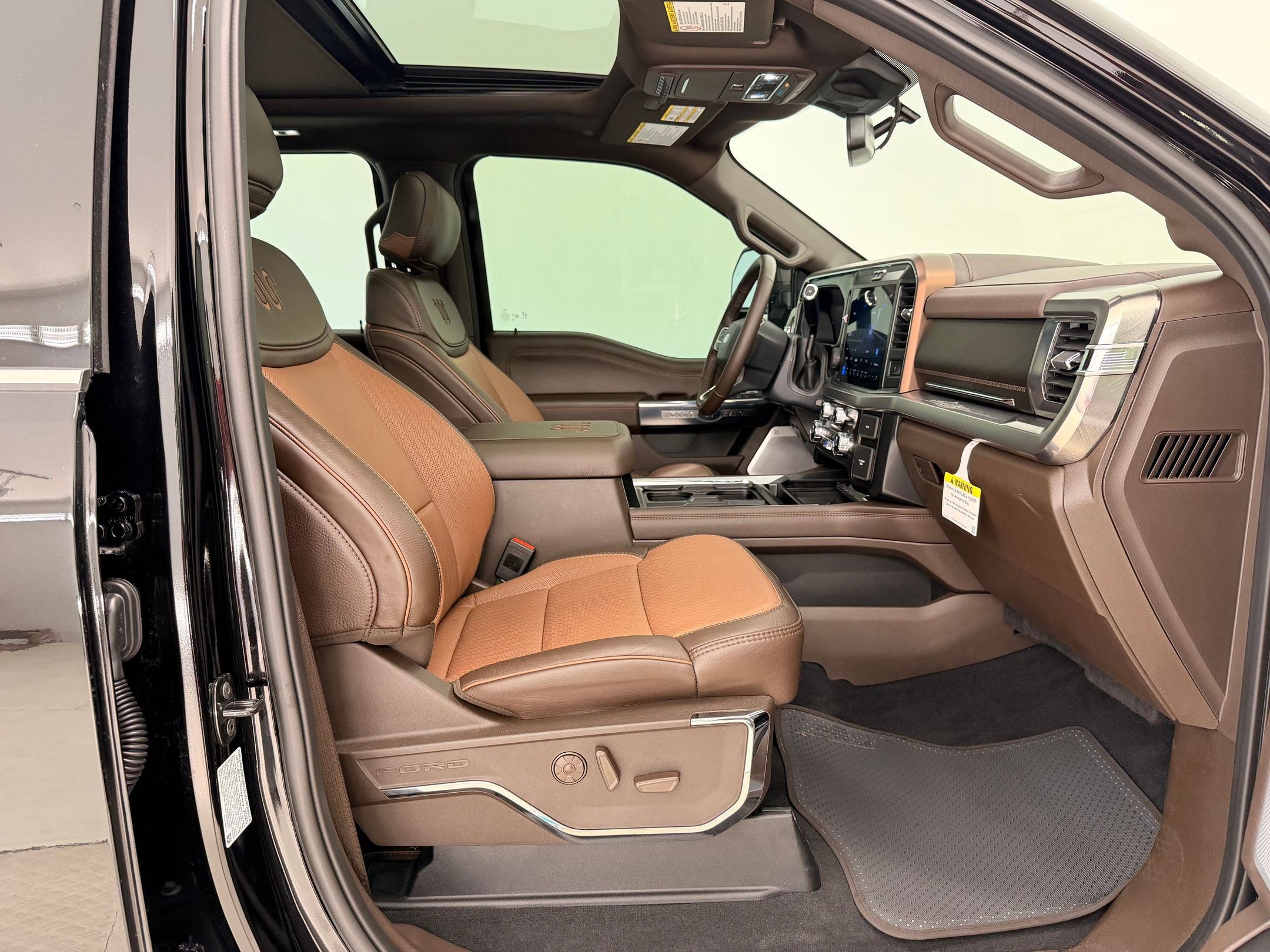 Used 2025 Ford F350 King Ranch image 29