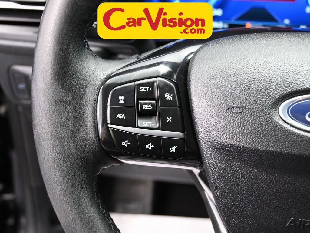 Used 2022 Ford Escape Titanium image 19