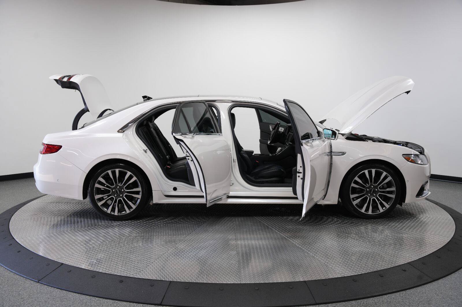 Used 2019 Lincoln Continental Reserve AWD/4WD image 11