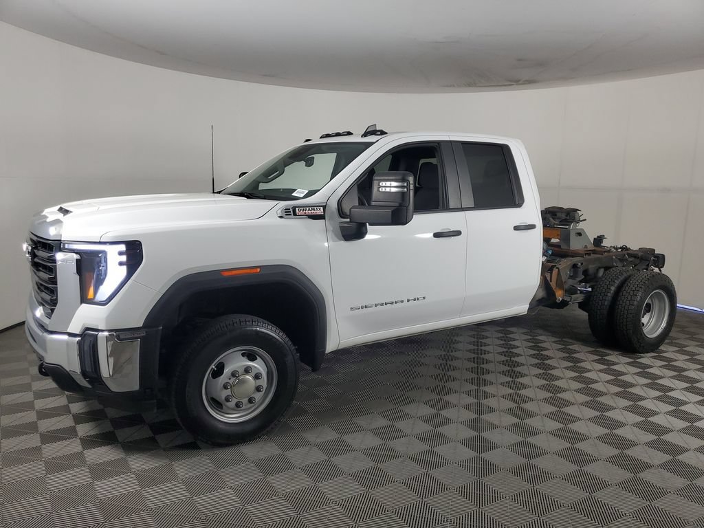 Used 2024 GMC Sierra 3500 Pro w/ Convenience Package AWD/4WD image 8