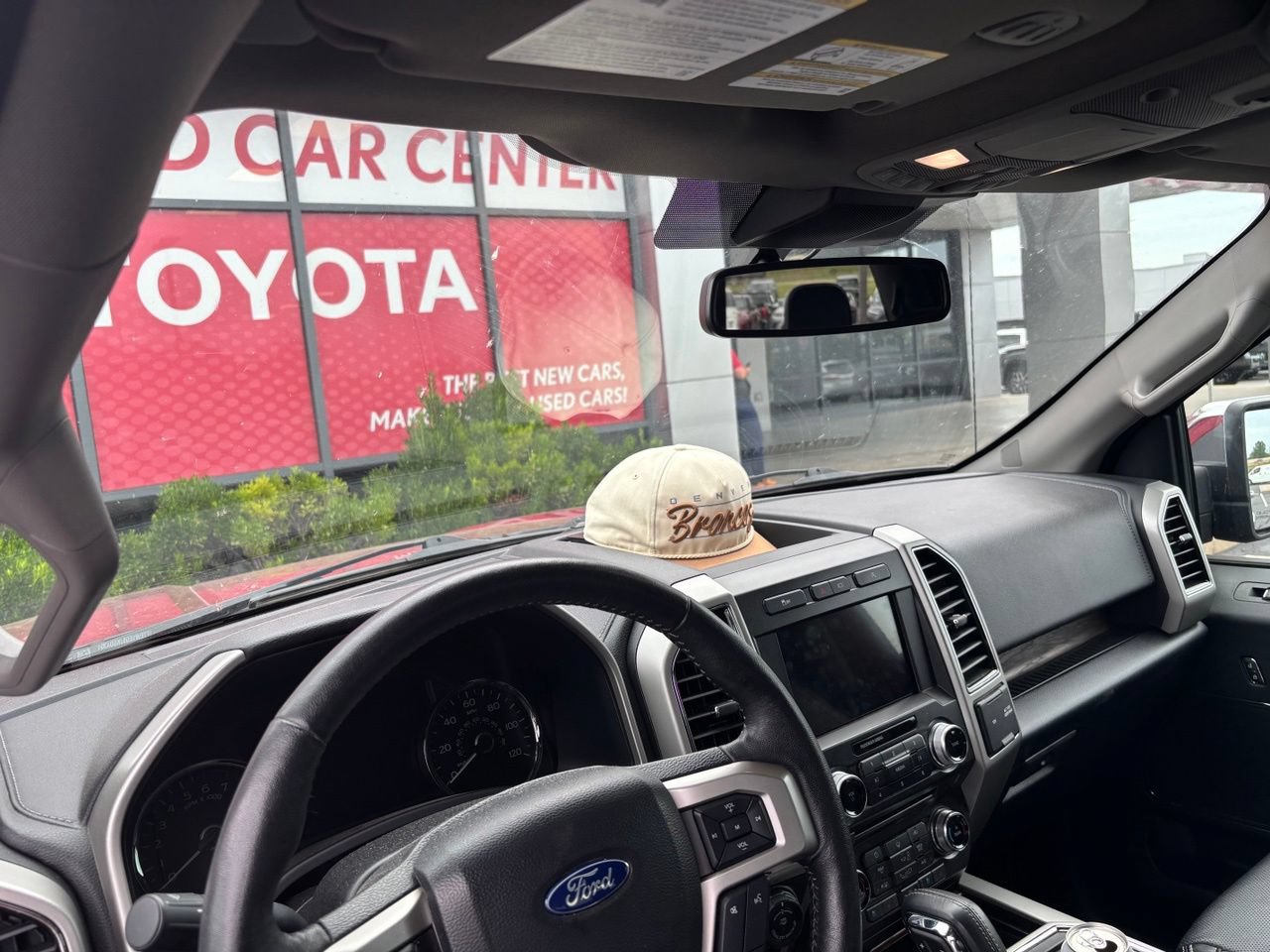 Used 2018 Ford F150 Lariat w/ Equipment Group 502A Luxury AWD/4WD image 11